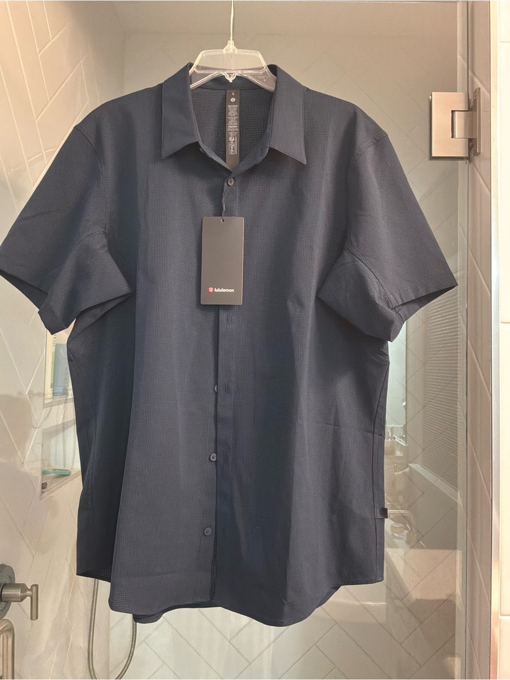 lululemon athletica Men’s Navy Short-Sleeve Button-Down Shirt